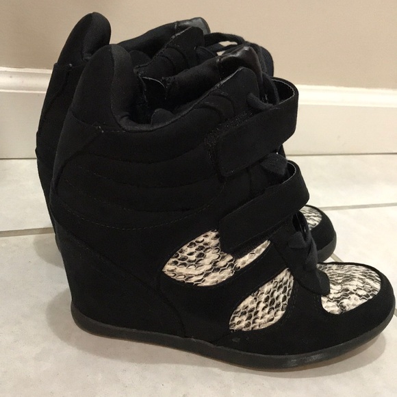 Simply Vera Vera Wang snakeskin wedge sneakers - Picture 4 of 7